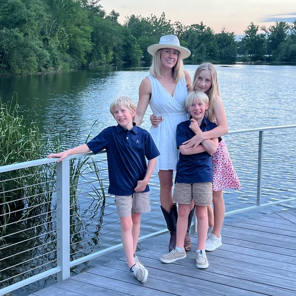 Meet your Posher, Kim - Picture 1 of 1